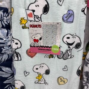 Peanuts Snoopy and Woodstock Heart Blanket
